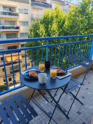 Balcon ou terrasse dans l'établissement 4 persons - center - clim - 2 mins of beach - JUAN LES PINS - beach and sun