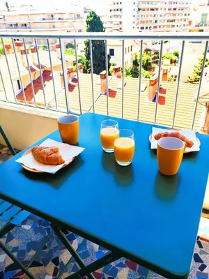 Balcon ou terrasse dans l'établissement 2 persons - clim - hypercenter - 2mins of beach - JUAN LES PINS - beach and sun
