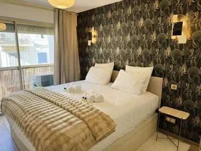 Un ou plusieurs lits dans un hébergement de l'établissement Newly Renovated 2BR Modern