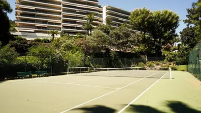 Tennis ou squash au sein de l'appartement ou à proximité