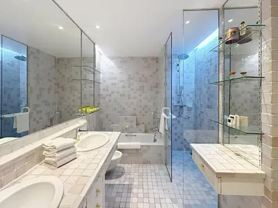 Salle de bains dans l'établissement 3-bedroom apartment on La Croisette with garden