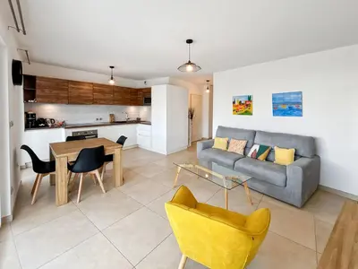 Cuisine ou kitchenette dans l'établissement CAM103 - Beau 2 pièces avec terrasse