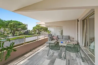 Balcon ou terrasse dans l'établissement Les Jardins D'Ulysse - Happy Rentals