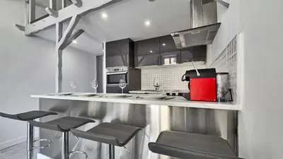Cuisine ou kitchenette dans l'établissement LX154 Loft rénové lumineux - plein centre Cannes