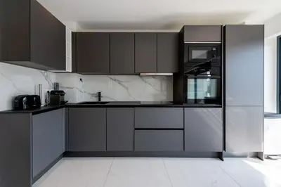 Cuisine ou kitchenette dans l'établissement Central 1-Br with Balcony Rue d’Antibes Cannes