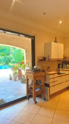 Cuisine ou kitchenette dans l'établissement La Mauricette - Provençal House Mougins with Pool
