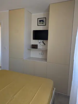 Télévision ou salle de divertissement dans l'établissement Charming 2-room apartment in Cannes