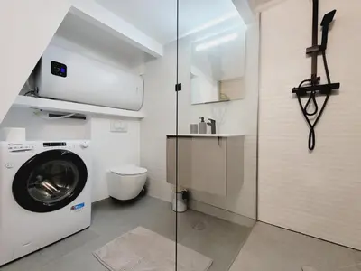 Salle de bains dans l'établissement Le Nid de Revennes - séjour cosy dans la vieille ville d'Antibes
