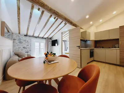 Cuisine ou kitchenette dans l'établissement Le Nid de Revennes - séjour cosy dans la vieille ville d'Antibes