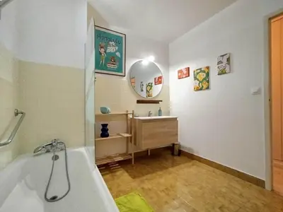 Salle de bains dans l'établissement Beautiful apartment, sea view