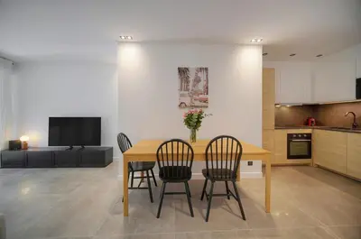 Coin salon dans l'établissement Modern 3BR with Patio, Walk to Beach and Croisette