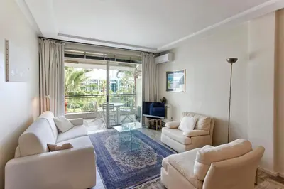 Télévision ou salle de divertissement dans l'établissement REF 1233 - Cannes Croisette - Apartment for rent