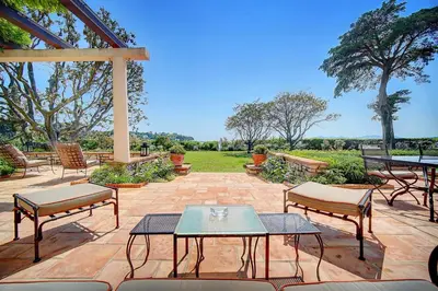 Jardin de l'établissement REF 137 - Cap d'Antibes seafront - Villa for rent