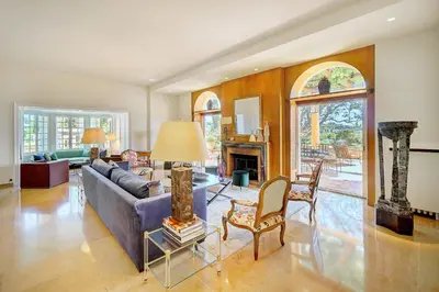 Coin salon dans l'établissement REF 137 - Cap d'Antibes seafront - Villa for rent