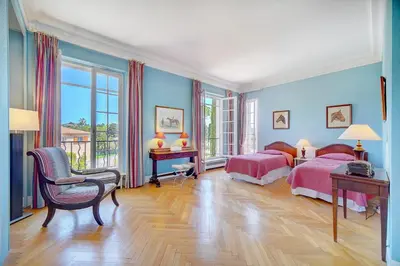 Un ou plusieurs lits dans un hébergement de l'établissement REF 137 - Cap d'Antibes seafront - Villa for rent