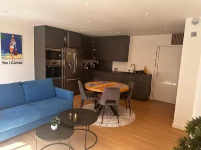 Cuisine ou kitchenette dans l'établissement T2 refait à neuf à 50m de la plage Moure Rouge