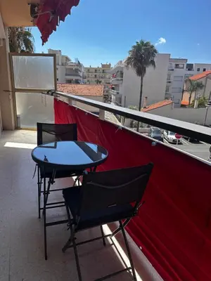 Balcon ou terrasse dans l'établissement T2 refait à neuf à 50m de la plage Moure Rouge
