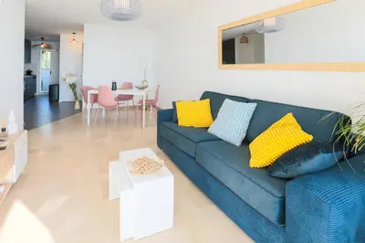 Coin salon dans l'établissement La Perle du Sud - Vue Mer Exceptionnelle