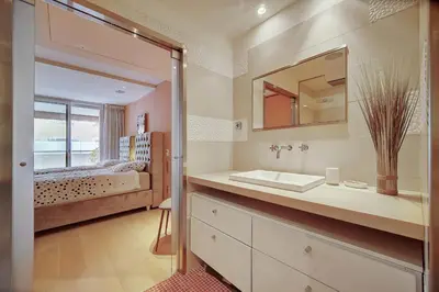 Salle de bains dans l'établissement REF 1434 - Cannes Croisette - Sea view apartment for rent