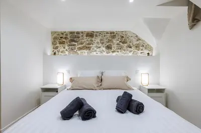 Un ou plusieurs lits dans un hébergement de l'établissement Charming 3-Room Old Antibes
