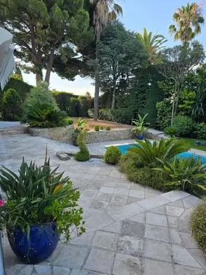 Jardin de l'établissement 1-Bedroom guesthouse with pool access