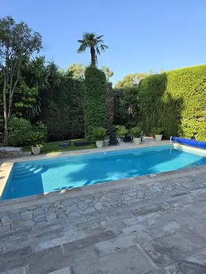 Piscine de l'établissement 1-Bedroom guesthouse with pool access ou située à proximité