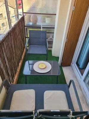 Coin salon dans l'établissement Studio cosy proche des plages de Golfe Juan