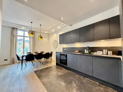 Cuisine ou kitchenette dans l'établissement Carré d'Or - Luxueux - Vue mer