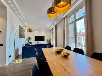 Télévision ou salle de divertissement dans l'établissement Carré d'Or - Luxueux - Vue mer
