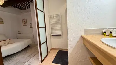 Un ou plusieurs lits dans un hébergement de l'établissement 2 pièces Vieil Antibes