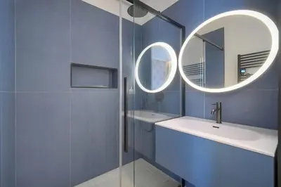 Salle de bains dans l'établissement Belétage - 5BDR - 4 Bath - Cannes Center - Garage and AC
