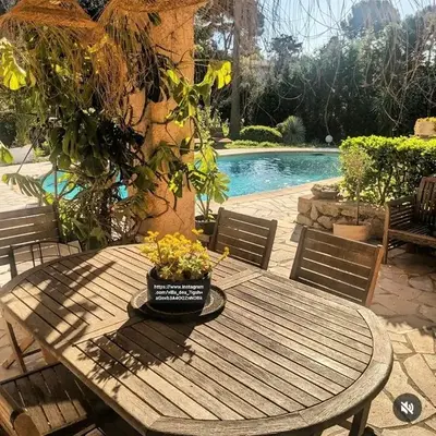 Bas de villa avec piscine à partager