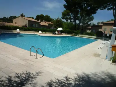 Piscine de l'établissement appartement Rez de Jardin,Bas de villa ou située à proximité