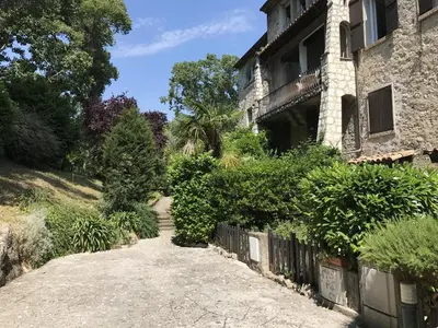 Jardin de l'établissement Le Moulin - Piscine, Tennis, TV, Plage à 5min