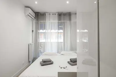 Un ou plusieurs lits dans un hébergement de l'établissement Gorgeous apartment - Near Beach - 2BR-6p
