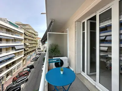 Balcon ou terrasse dans l'établissement Cozy Apartment in Antibes