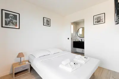 Un ou plusieurs lits dans un hébergement de l'établissement SWEETY- IDEAL COUPLE Moderne 2P, vue mer, parking, clim