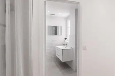 Salle de bains dans l'établissement Charming studio - 2P - Sea view - Antibes