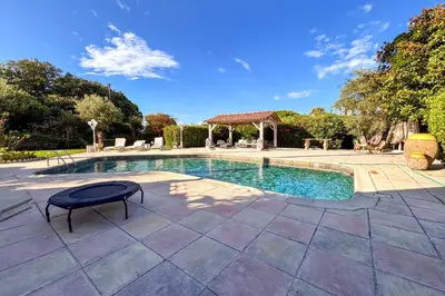 Piscine de l'établissement Azure Villa 14 Guests - Heart of Cap d’Antibes ou située à proximité