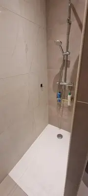 Salle de bains dans l'établissement Cigale du sud