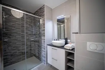 Salle de bains dans l'établissement FRGK 