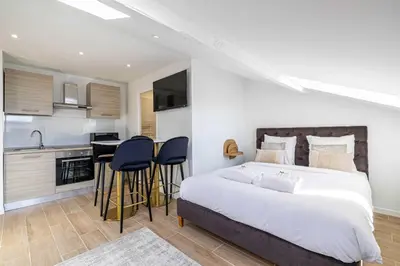 Plan de l'établissement Renovated cozy studio in Cannes - 2 persons