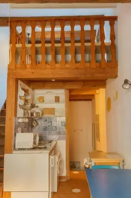 Cuisine ou kitchenette dans l'établissement Le Cœur d Antibes Studio charme et confort