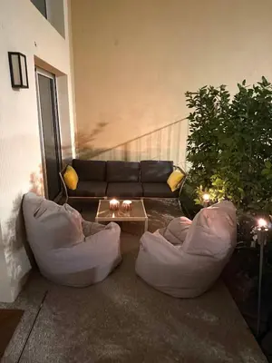 Coin salon dans l'établissement Jardin Marenda - 2 Bedroom Flat with Idyllic Garden in Antibes Old Town - Stay In Antibes