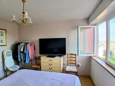 Télévision ou salle de divertissement dans l'établissement Heights of Antibes