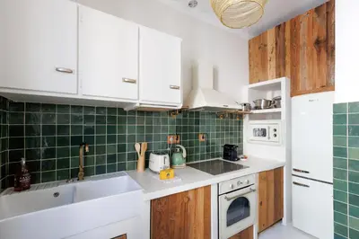 Cuisine ou kitchenette dans l'établissement Yello YourHostHelper