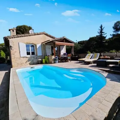Provençal detached house and private pool