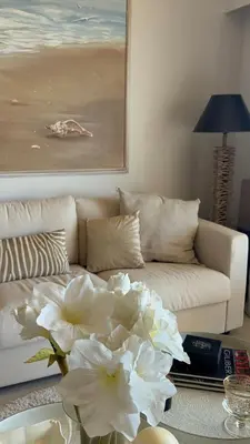 Coin salon dans l'établissement Stunning 3-Room with Panoramic Views Over Cannes