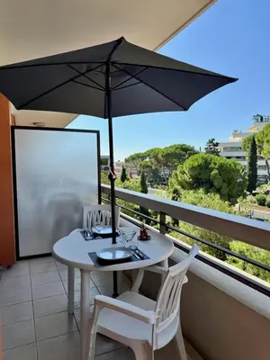 Balcon ou terrasse dans l'établissement 2 pièces Bord de mer - Parking-Clim-Piscine