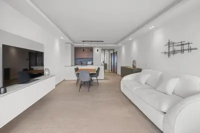 Télévision ou salle de divertissement dans l'établissement REF 2006 - Cannes Croisette - Luxurious apartment with sea view for rent